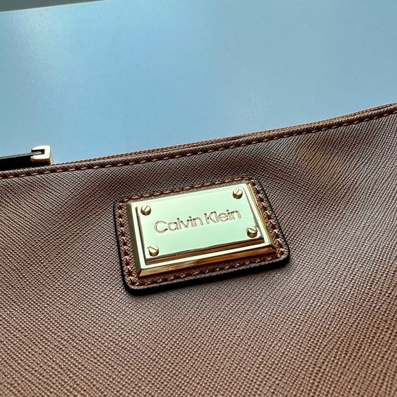 NWOT Calvin Klein Clutch - Picture 3 of 4